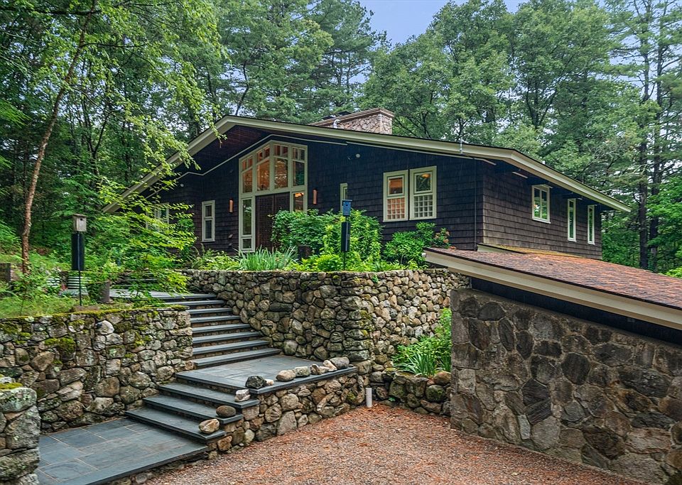 1st image of 12 Forest Hill Rd