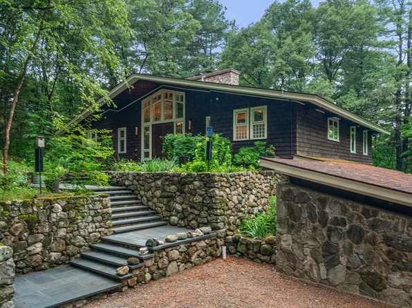 12 Forest Hill Rd, Wayland, MA 01778