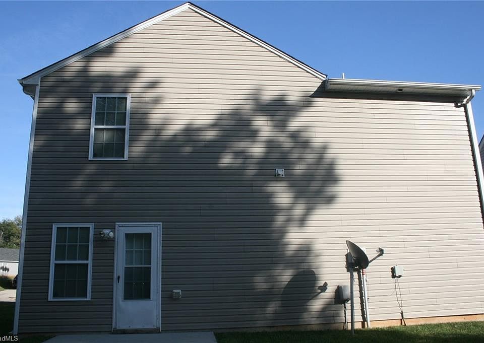 2nd image of 2037 Chapel Park Ln