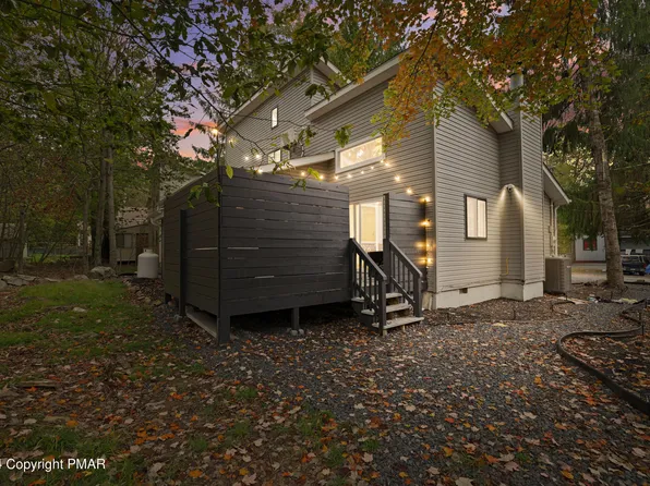8499 Bumble Bee Way, Tobyhanna, PA 18466