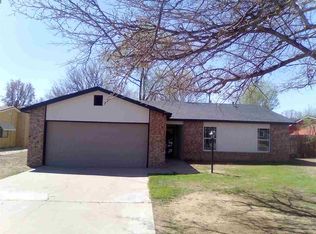 608 Sunrise Rd, Roswell, NM 88201