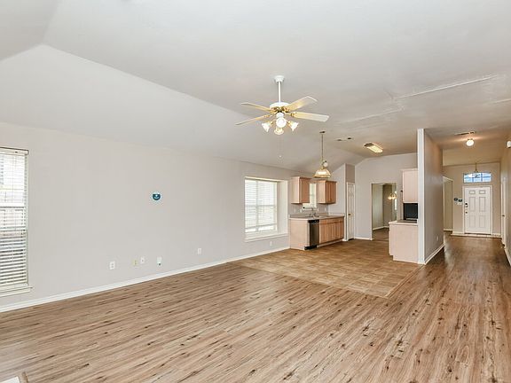 3rd image of 633 Crystal Brook Dr