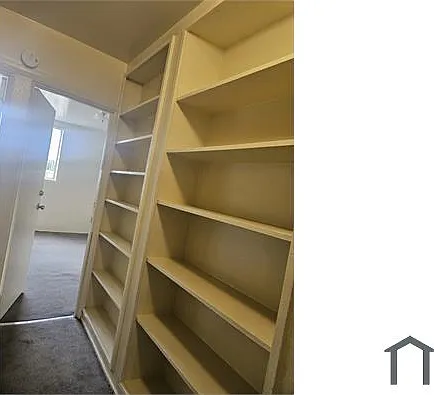2300 Lewis Ave #5 — Photo 3
