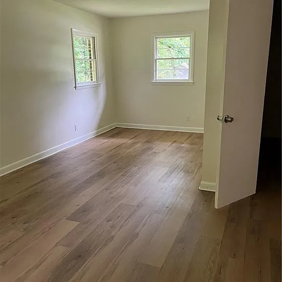 1432 Spring Valley Ln — Photo 9