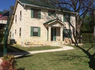 210 4th St, Ingram, TX 78025