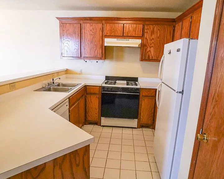 3318 Ridgecrest Cir — Photo 6