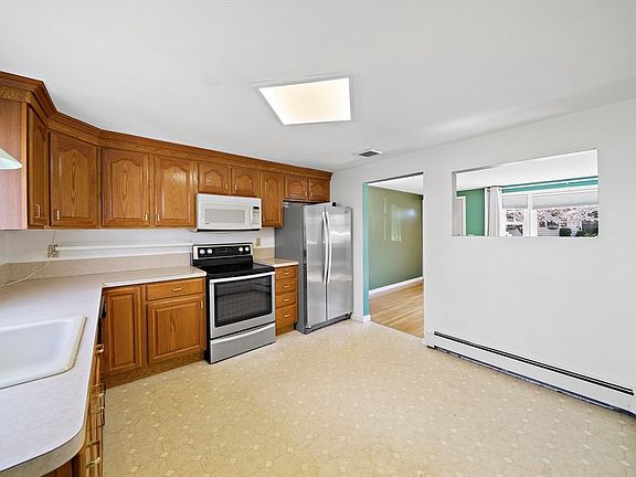 3rd image of 54 Revere St