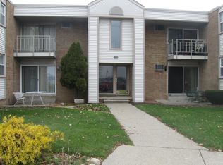 1605 Cass Lake Rd UNIT A, Keego Harbor, MI 48320