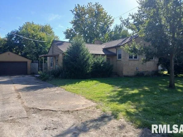 708 E North St, Knoxville, IL 61448
