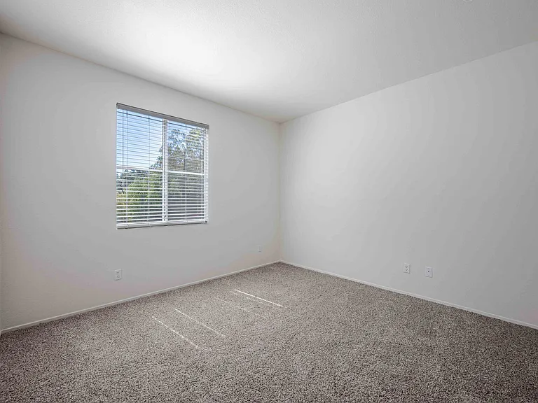 IMT Stevenson Ranch — Photo 33