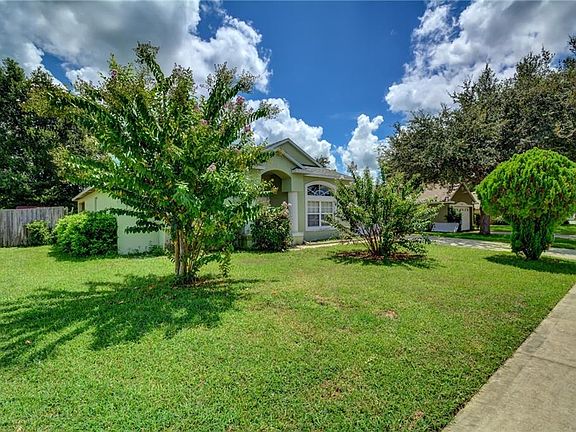 3rd image of 109 Long Pine Dr