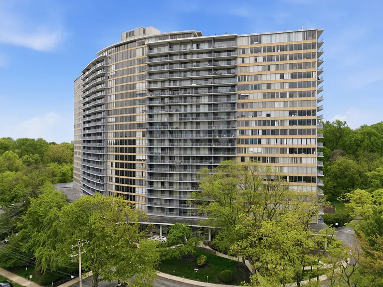 3900 Ford Rd #16P — Photo 43