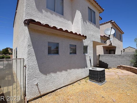 5th image of 4088 Emerald Wood St