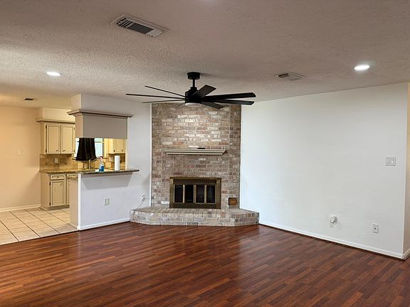 3rd image of 515 Tresvant Dr
