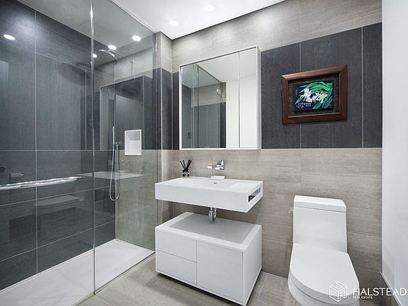 5th image of 540 W 49th St APT 505N