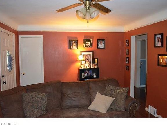 3rd image of 692 N Rocky River Dr