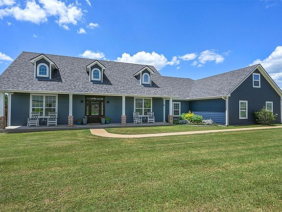 2nd image of 831 Mimosa Ln