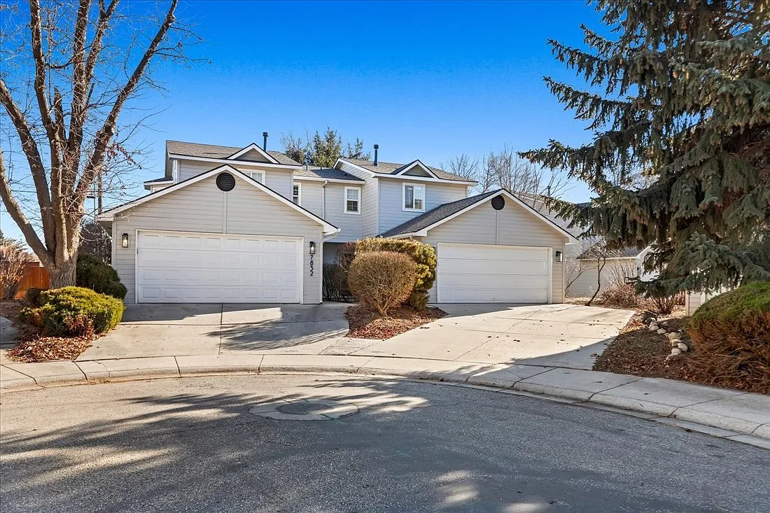 7826 W Holt Ct — Photo 1