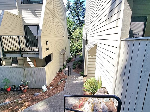 3rd image of 8851 166th Avenue NE #C102