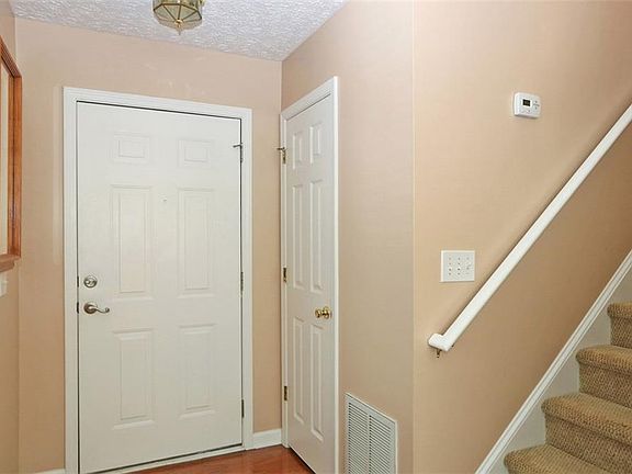 3rd image of 611 Bedford Ct