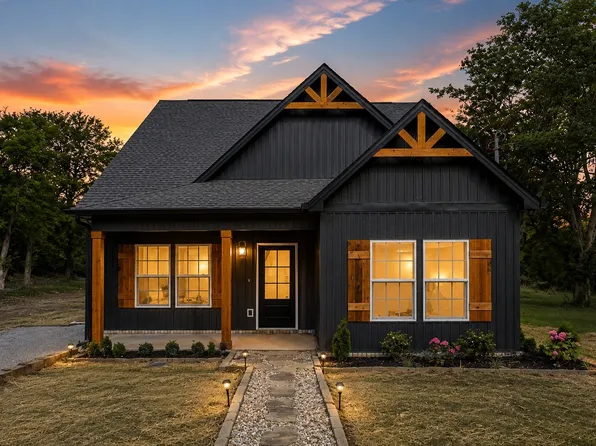 224 Hickory Ave, Lewisburg, TN 37091