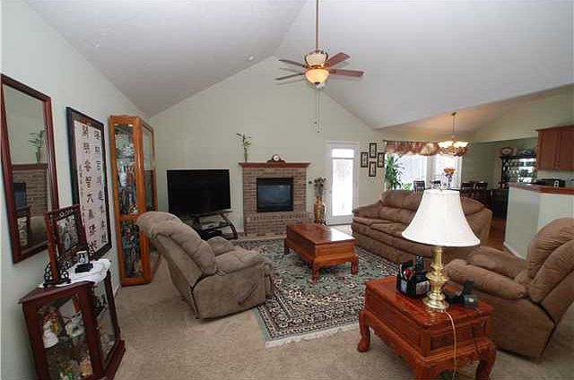 1st image of 6016 Lillypond Way