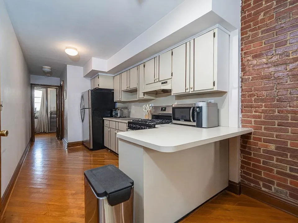 232 Park Ave #4N