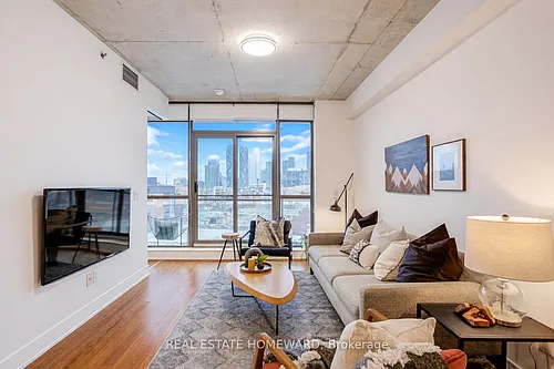 90 Trinity St #709 Photo 1