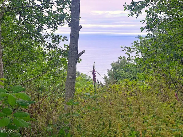 1017 Keenah Ln, Yachats, OR 97498