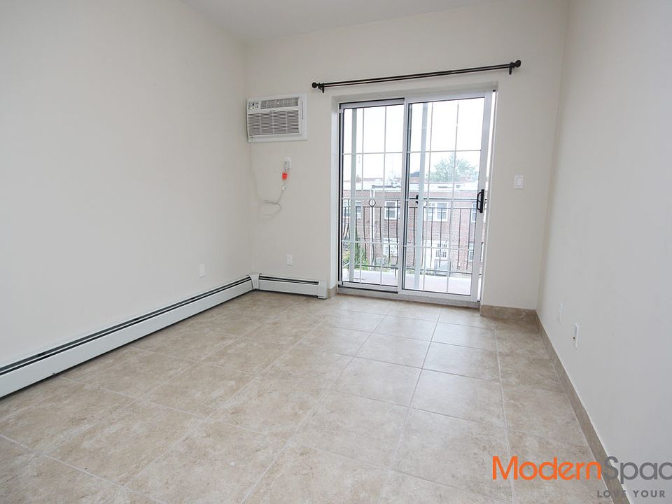 1st image of 3156 37th St #3R