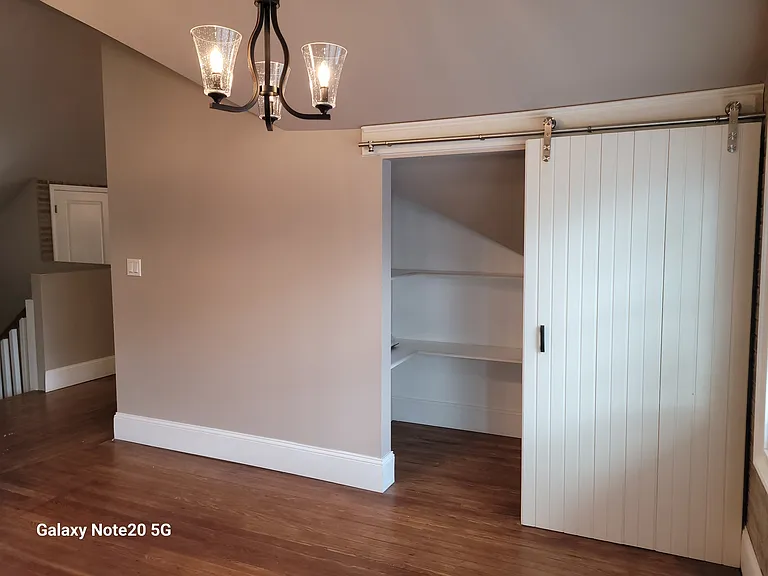 601 W 37th St #B — Photo 16