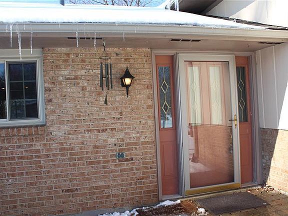 4th image of 203 N Danern Dr