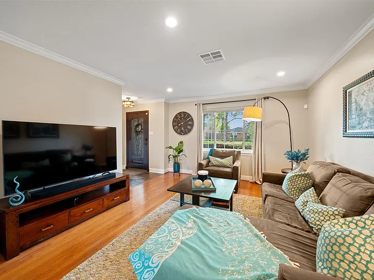 2523 Droxford Dr — Photo 7