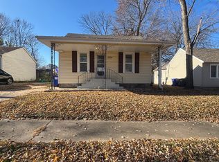 1304 S Stewart Ave, Sedalia, MO 65301
