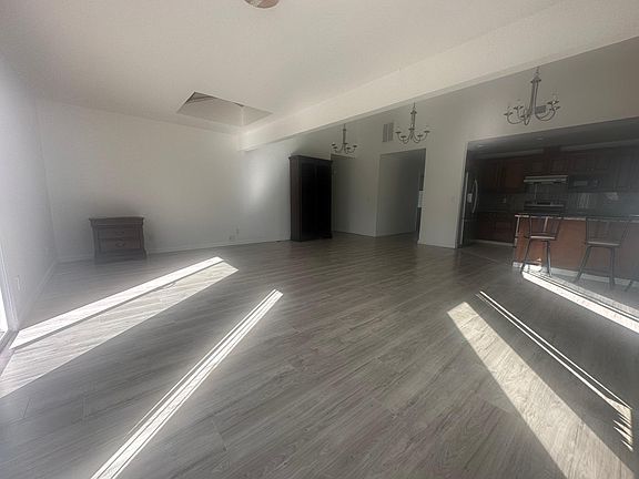 3rd image of 6902 Avenida Rotella