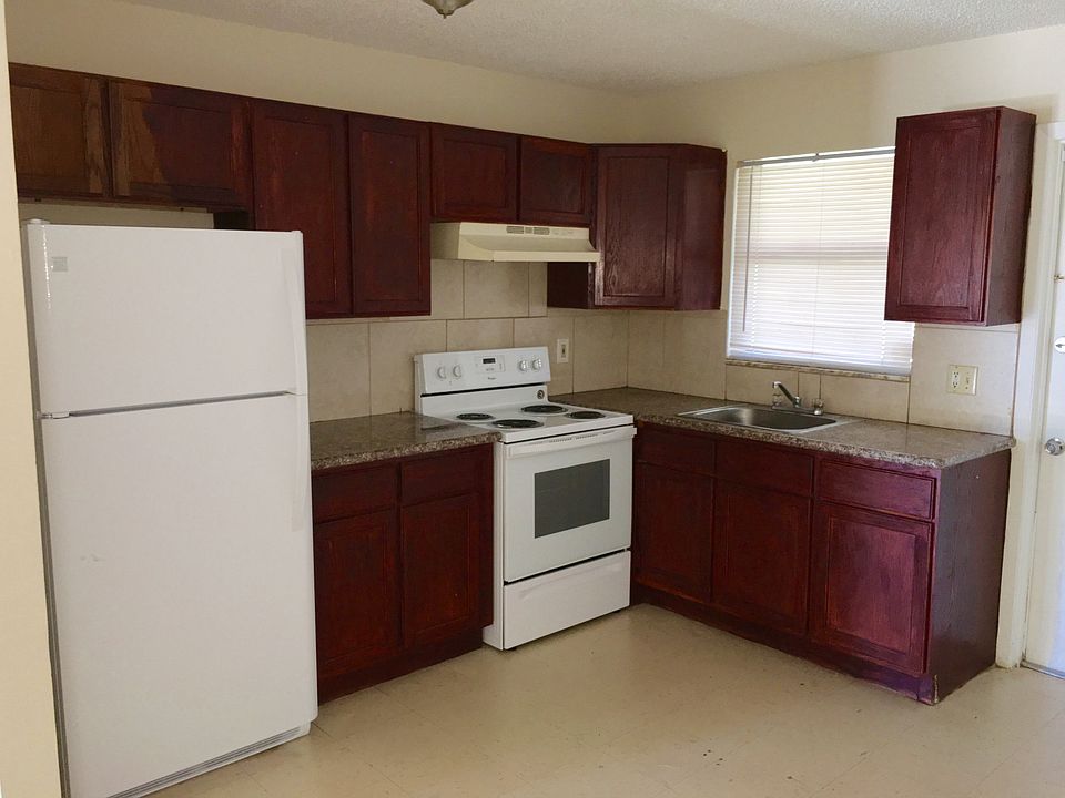 1st image of 3983 Hiawatha Ave