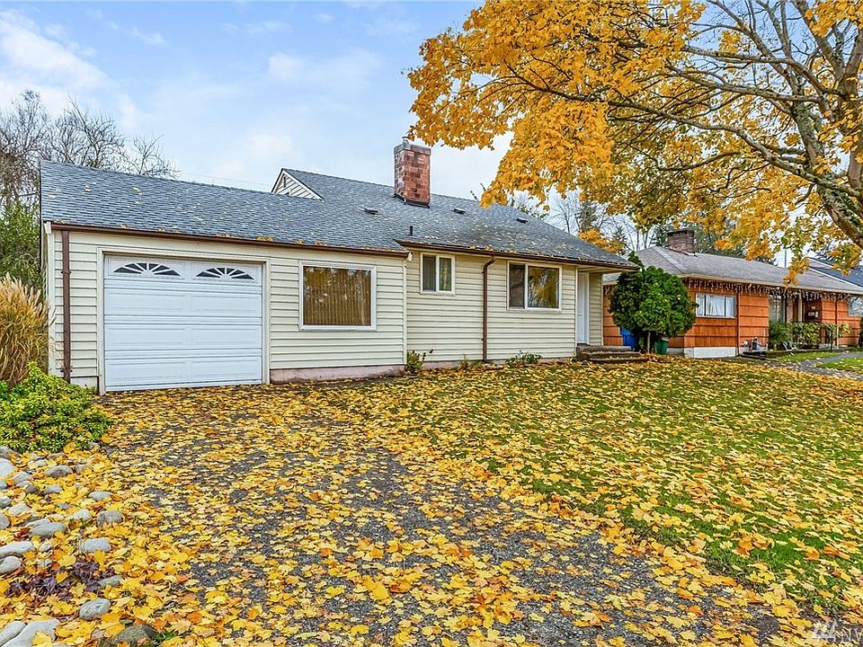 Welcome home to this Westwood gem. Fabulous West Seattle location just moments from Westwood Village shopping, public transportation & local amenities, with easy highway access to Downtown and beyond.