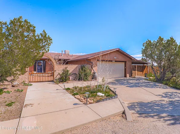 5501 Evergreen Dr, Farmington, NM 87402