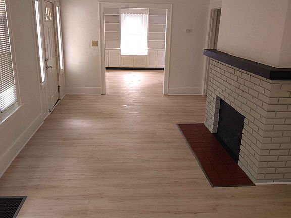 4th image of 2307 Mackinaw St