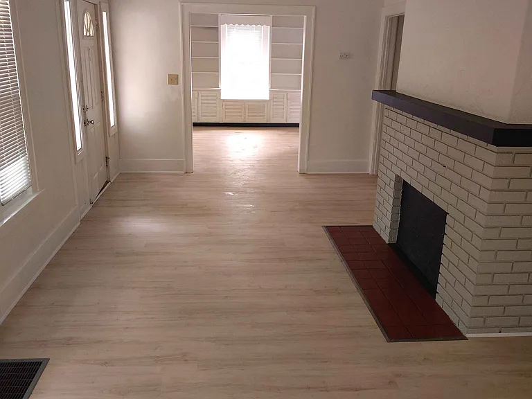 2307 Mackinaw St — Photo 4