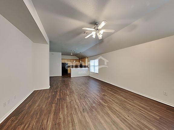 4th image of 4521 Chris Dr