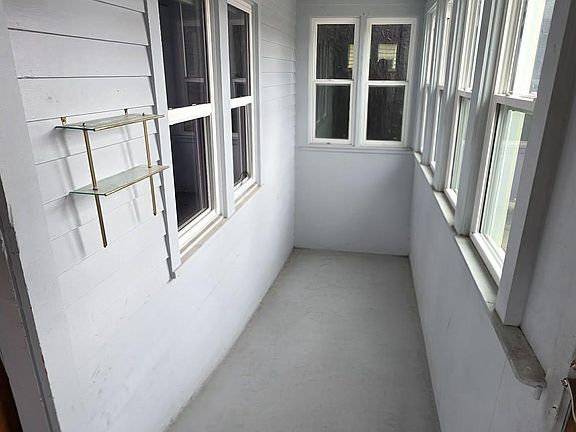 3rd image of 1843 Vinton St