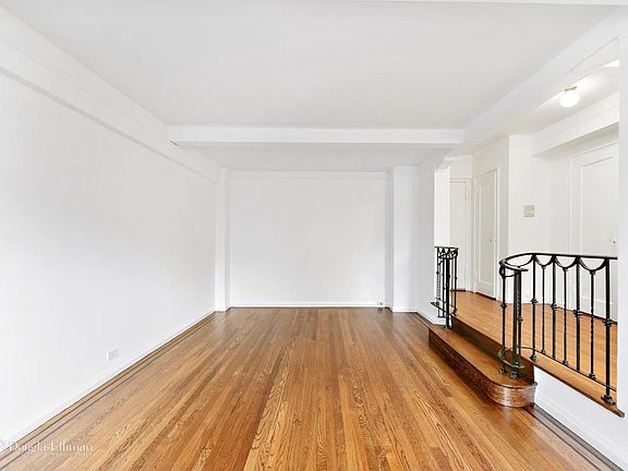 4th image of 160 7th Ave #409