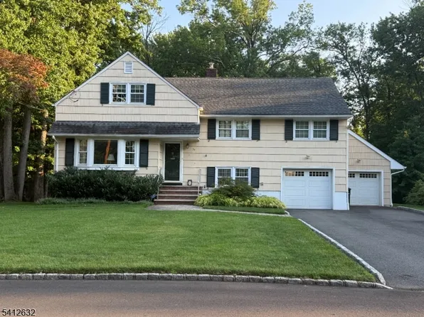 34 Westbrook Rd, Westfield Town, NJ 07090