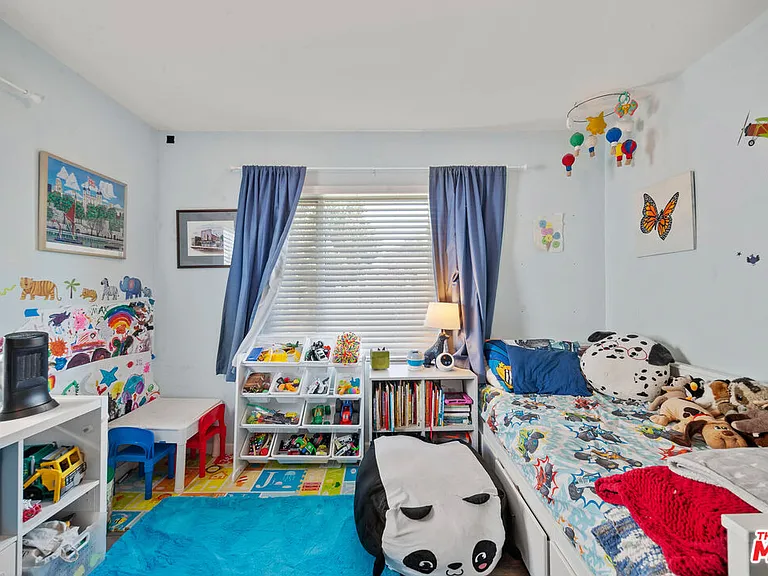 2227 Alsace Ave — Photo 21