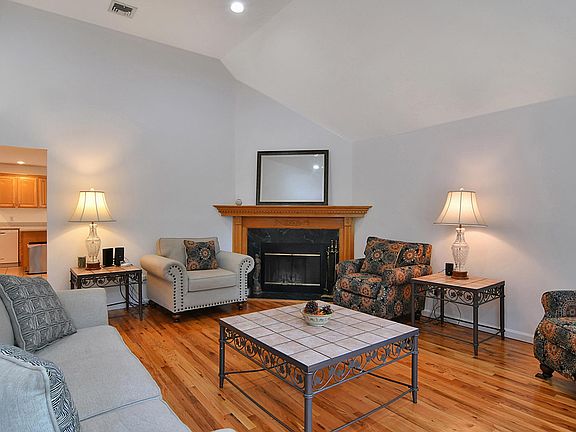 5th image of 6 Godfrey Ave