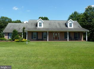 8796 Willowdale Rd, Greencastle, PA 17225
