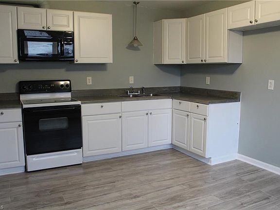 3rd image of 6 Belfast Ct