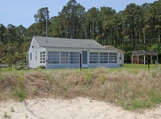 127 Riverside Dr, Deltaville, VA 23043