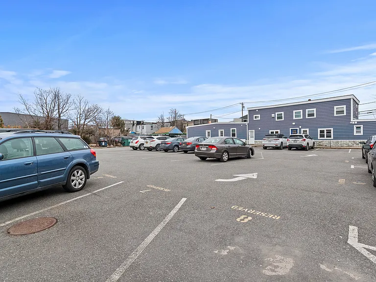 14 Bayville Ave #4 — Photo 1